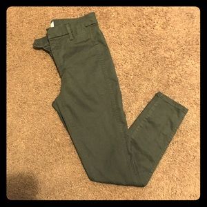 Cropped olive green pants